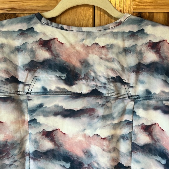 Carhartt scrub top - Picture 7 of 9